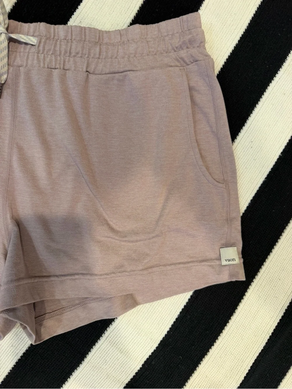Vuori Halo Performance Shorts Mauve Pink Size Medium